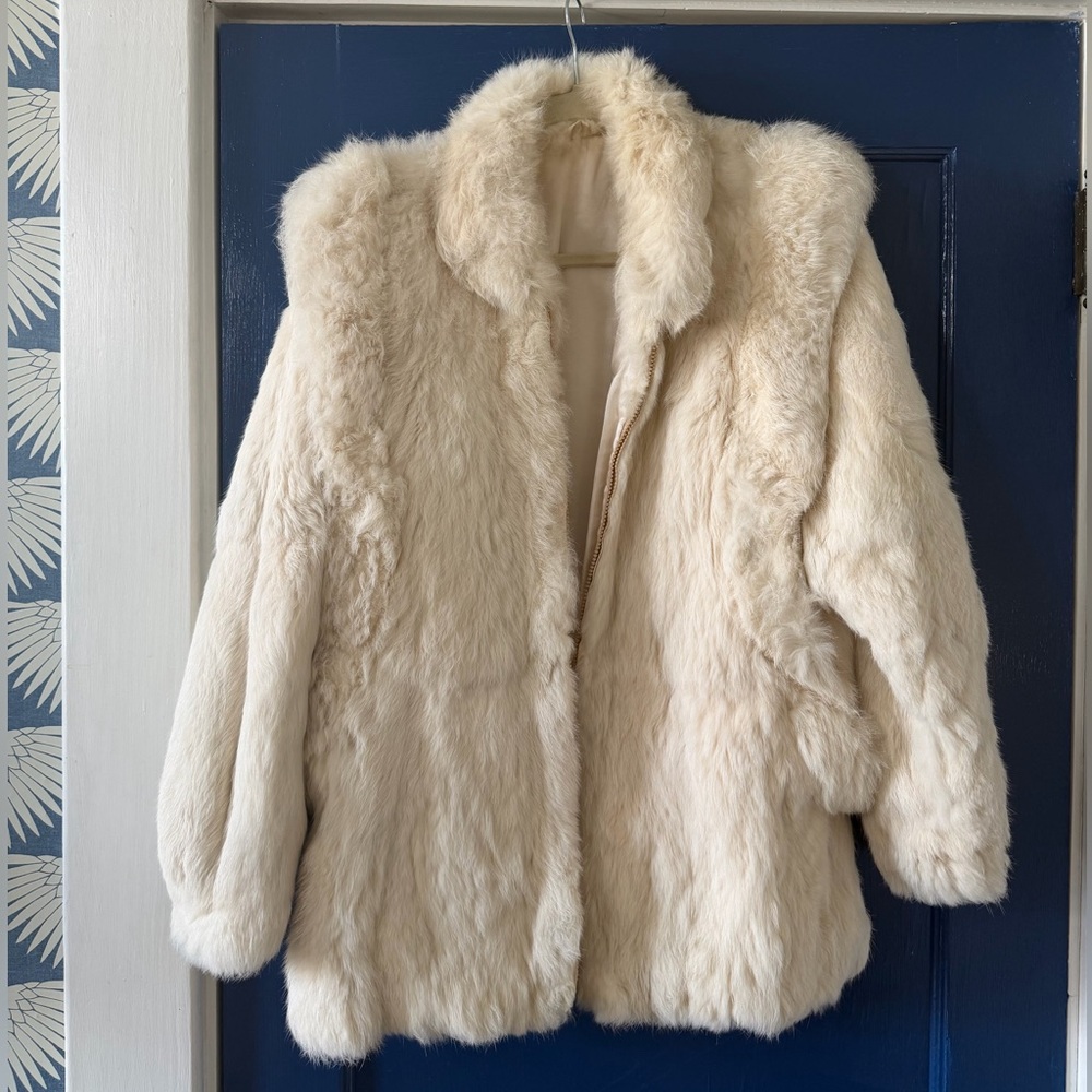 Vintage 100% rabbit fur coat - Great condition!